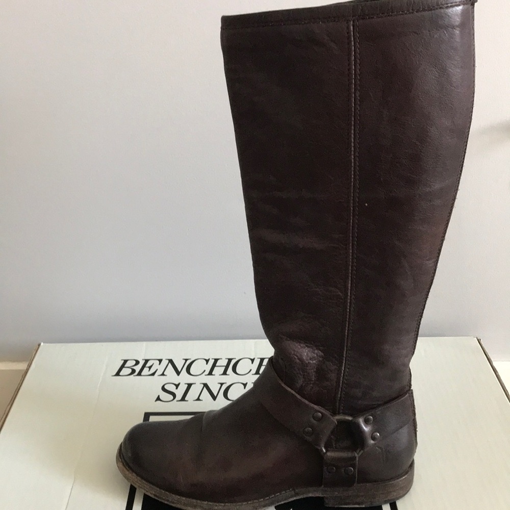 FRYE PHILLIP HARNESS TALL DARK BROWN BOOTS 7.5